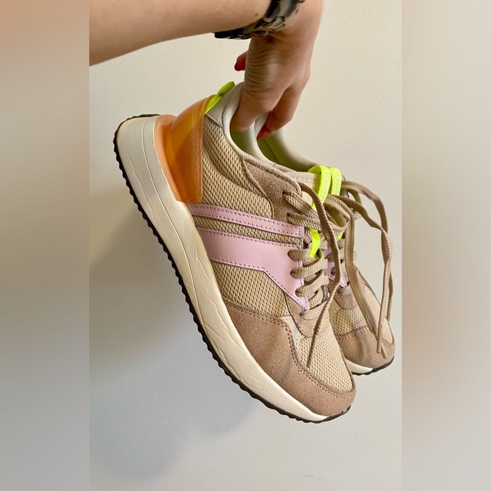 Keds Tiasa Retro Women's Running Shoes Sneakers
Tan/Multicolor